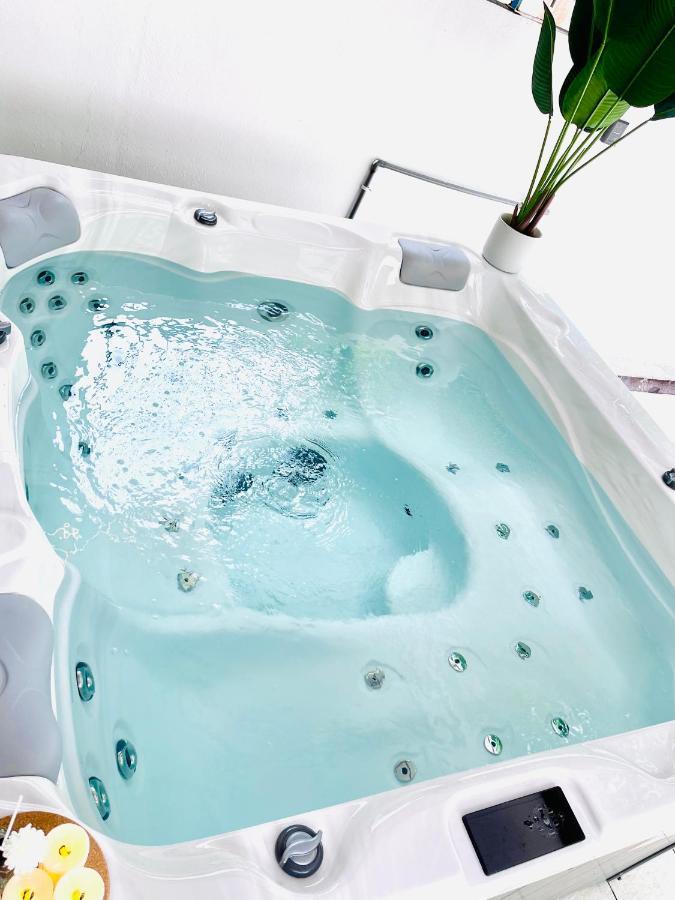 Qv Residence Langkawi - Jacuzzi, Bbq, & Steamboat 瓜埠 外观 照片